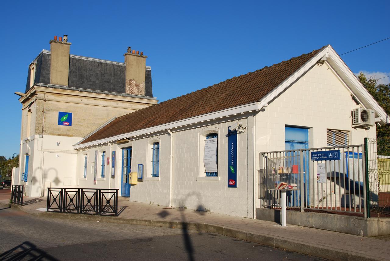 Méry-sur-Oise Hotel Dg المظهر الخارجي الصورة
